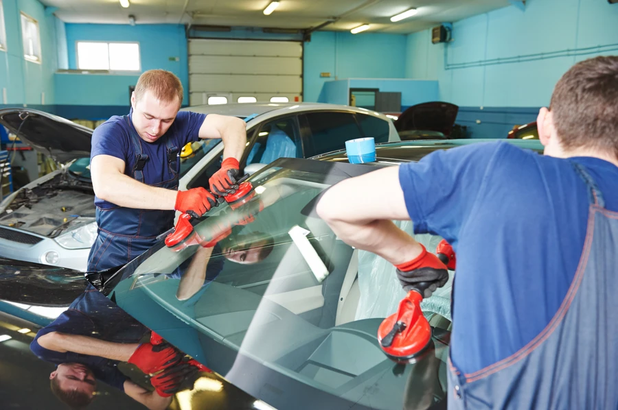 How To Know When Your Windshield Needs Repair Or Replacement Minneapolis, MN